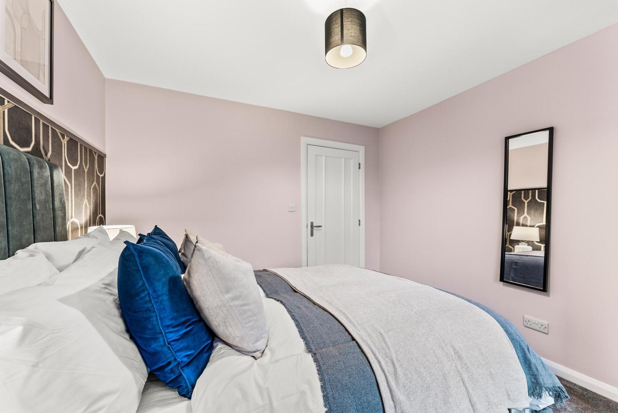 Elegant Retreat In Cheltenham - Garden & Parking Included Экстерьер фото