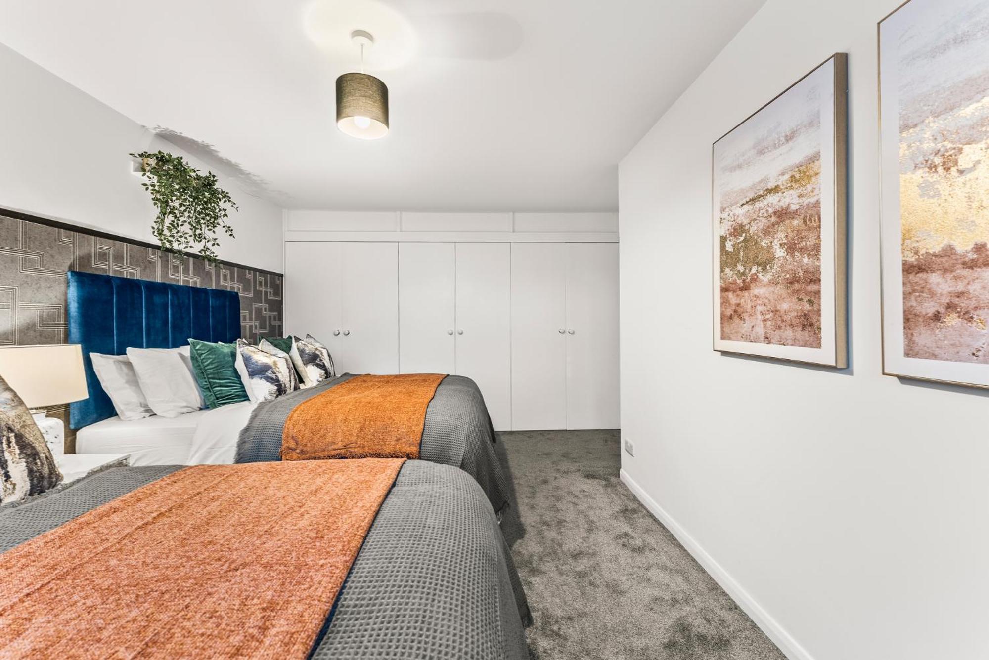Elegant Retreat In Cheltenham - Garden & Parking Included Экстерьер фото