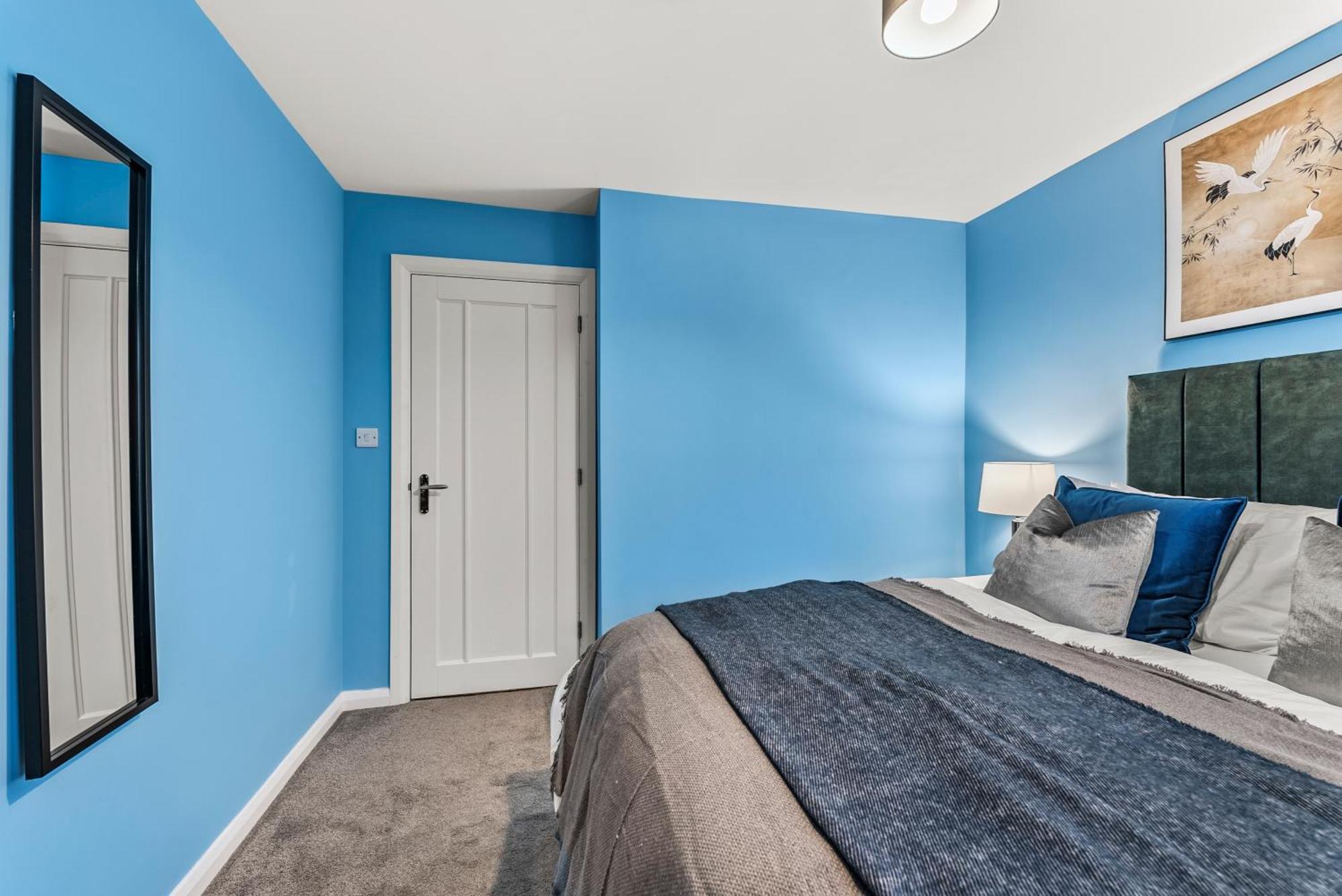 Elegant Retreat In Cheltenham - Garden & Parking Included Экстерьер фото