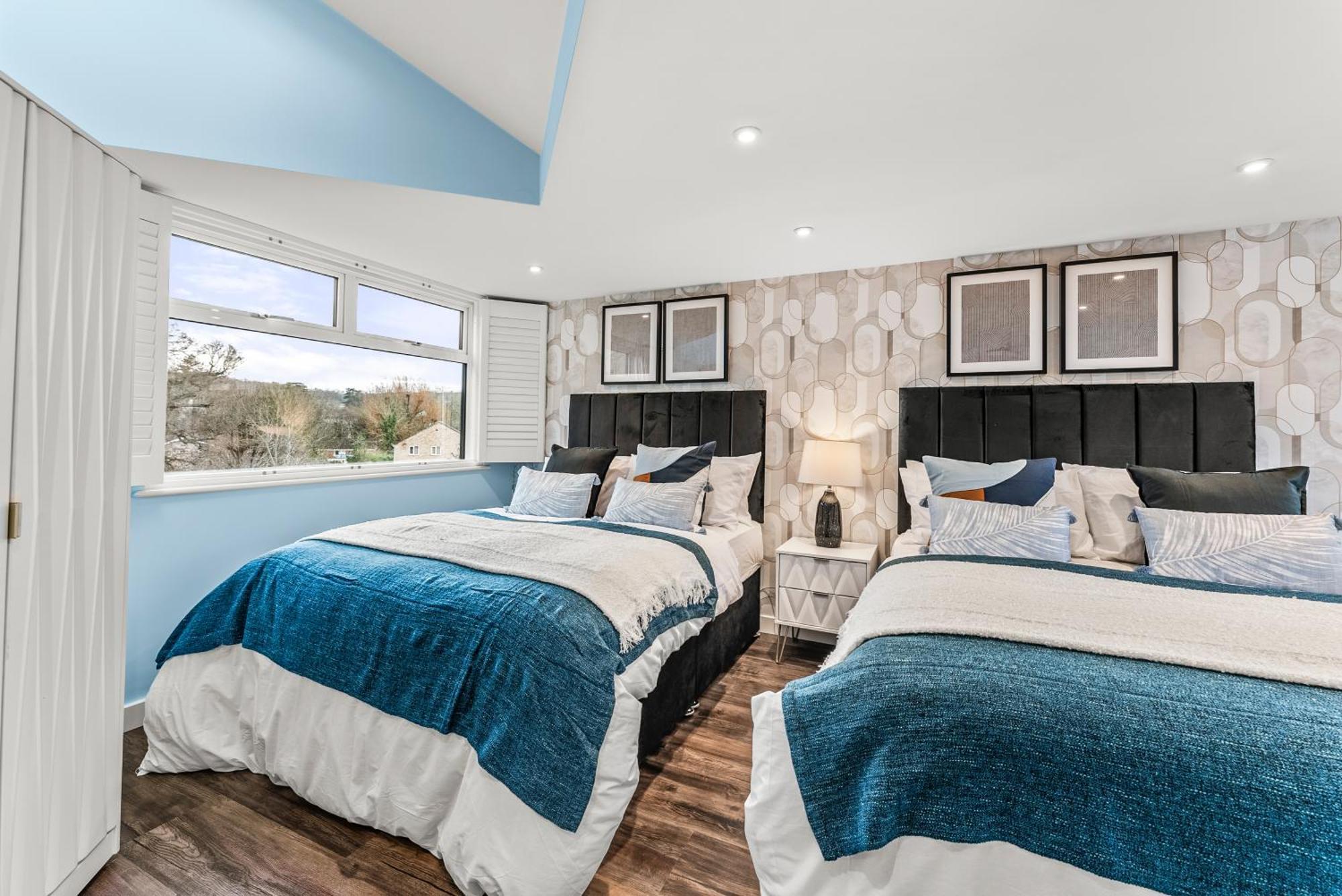 Elegant Retreat In Cheltenham - Garden & Parking Included Экстерьер фото