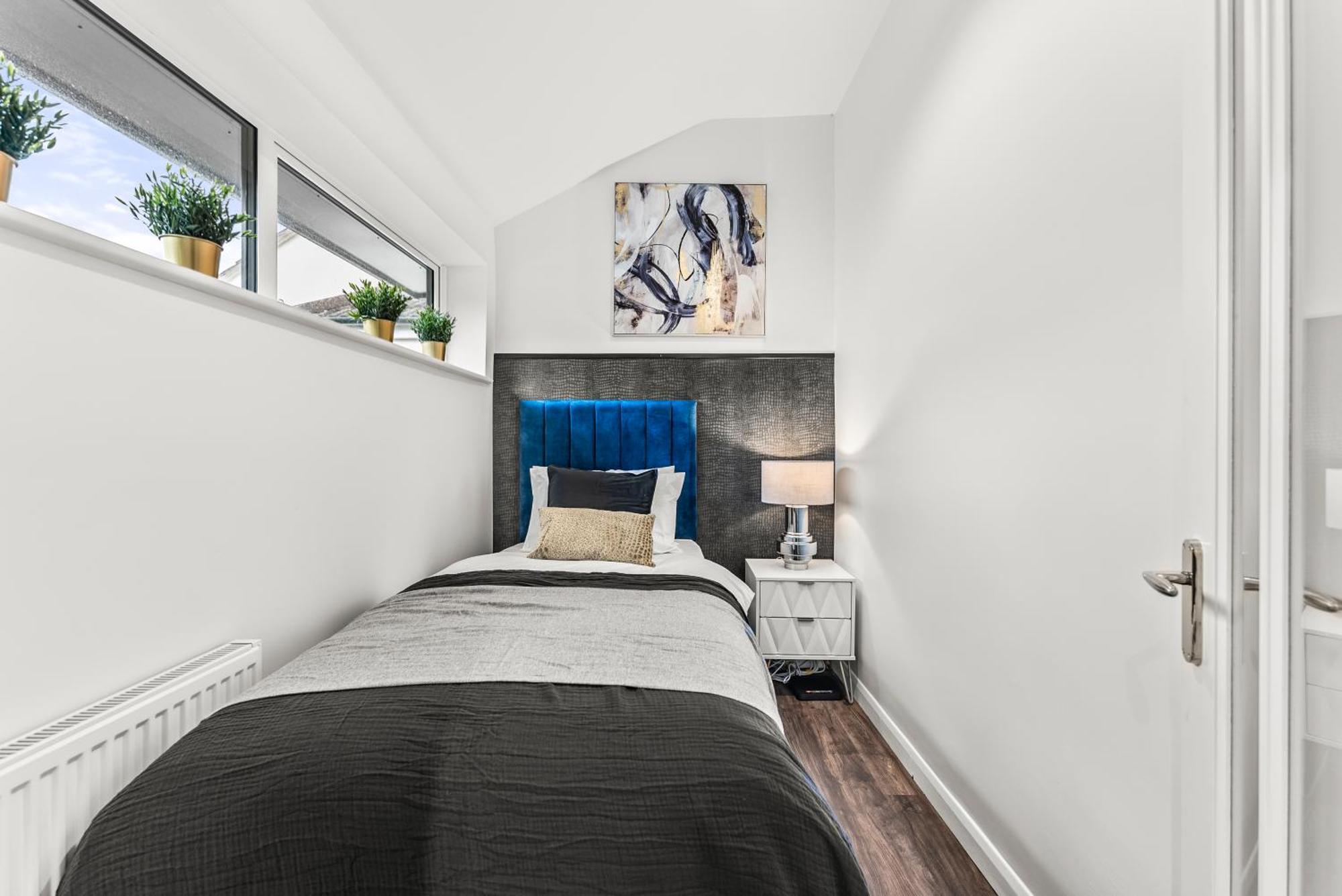 Elegant Retreat In Cheltenham - Garden & Parking Included Экстерьер фото